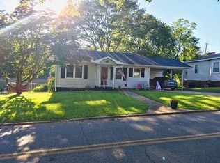 35 Lawrence St, Lyman, SC 29365