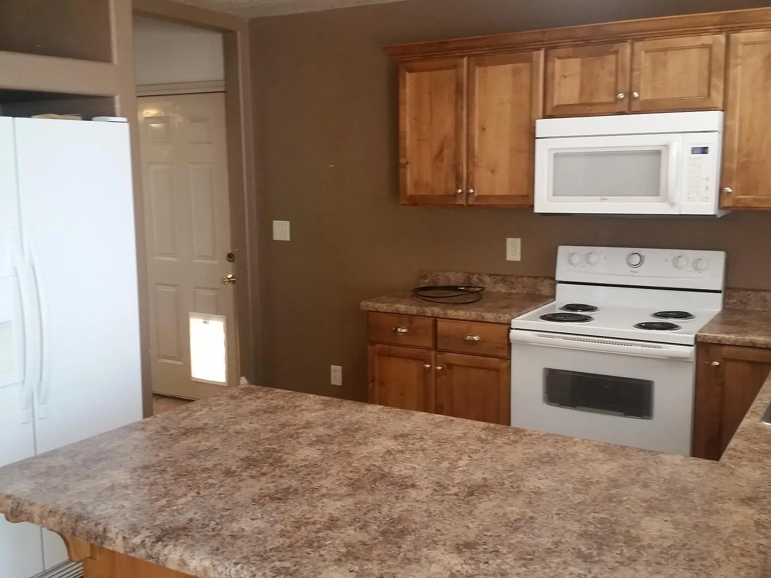 4 bed, 2.5 bath, 1712 sqft, $1,900 — Photo 4