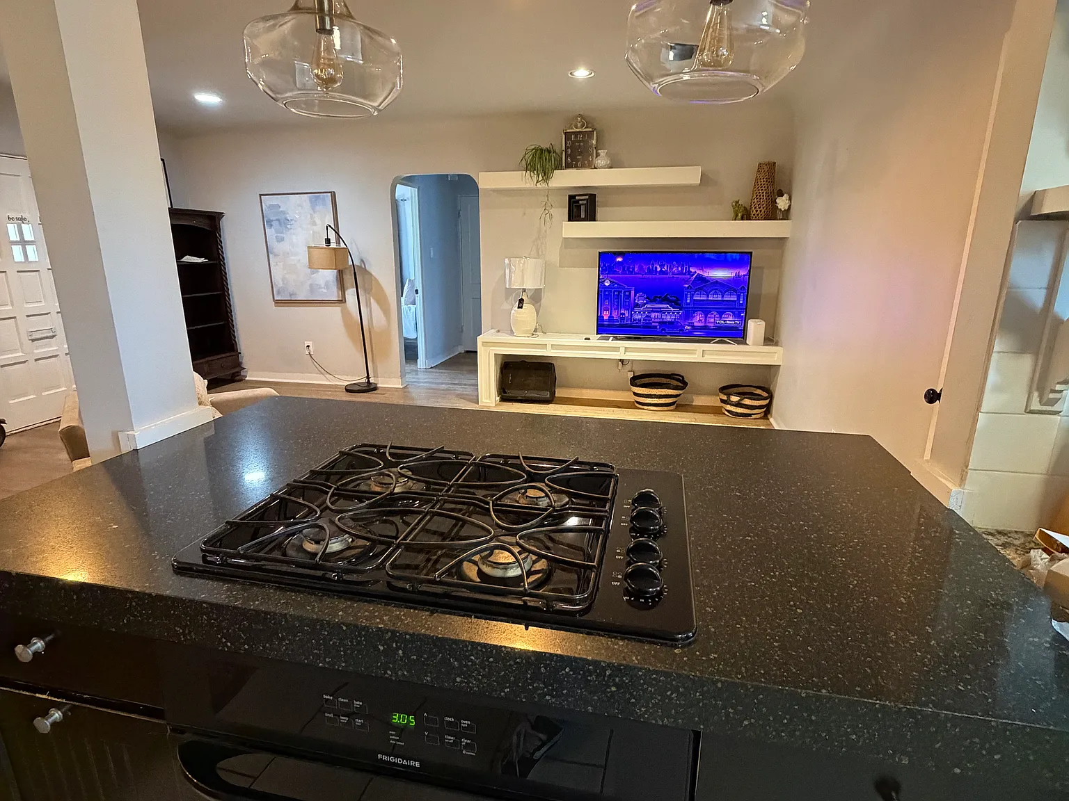 400 Morningside Dr SE — Photo 4
