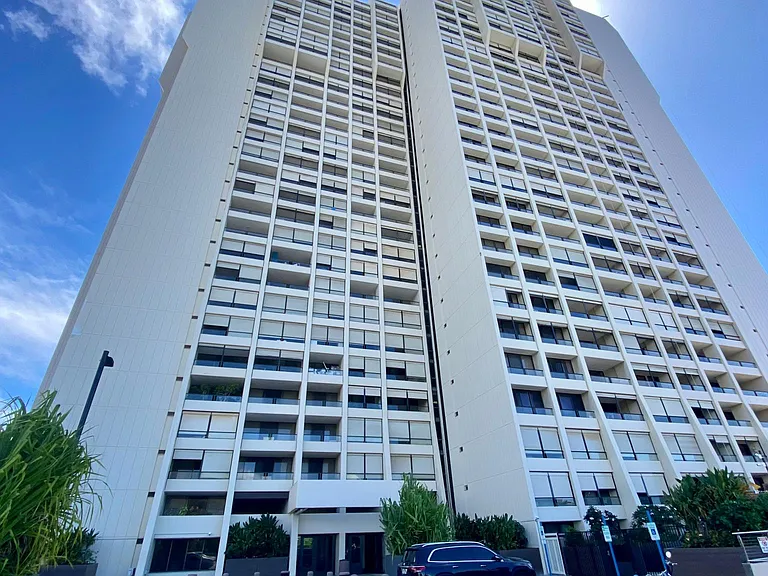 1717 Mott Smith Dr #Penthouse 3 — Photo 1