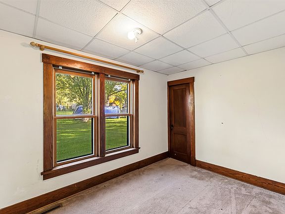 9th image of N3072 Clark Street