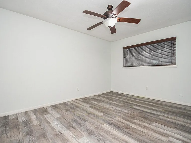 11915 N Hanworth Dr — Photo 21