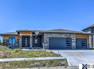 18765 Sahler St, Elkhorn, NE 68022