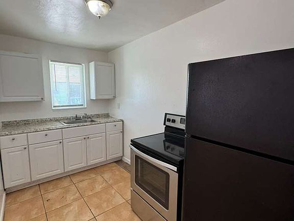 3rd image of 1681 Silver Beach Rd #2