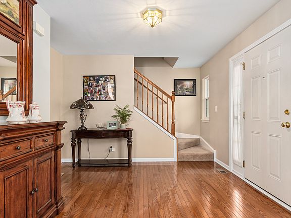 3rd image of 210 Woodland Dr