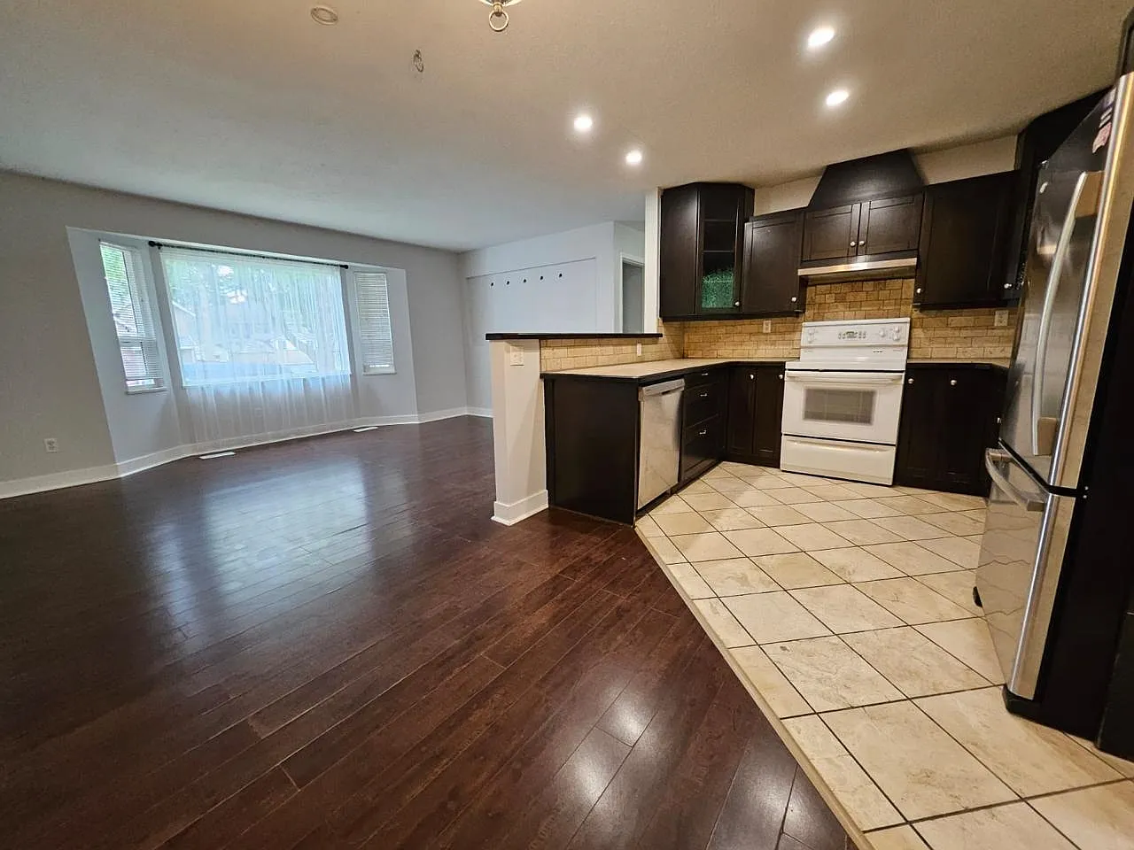 3 bed, 1630 sqft, $3,500 — Photo 4