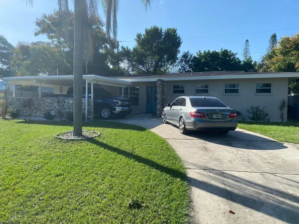 2016 Hopkins Dr W, Bradenton, FL 34207