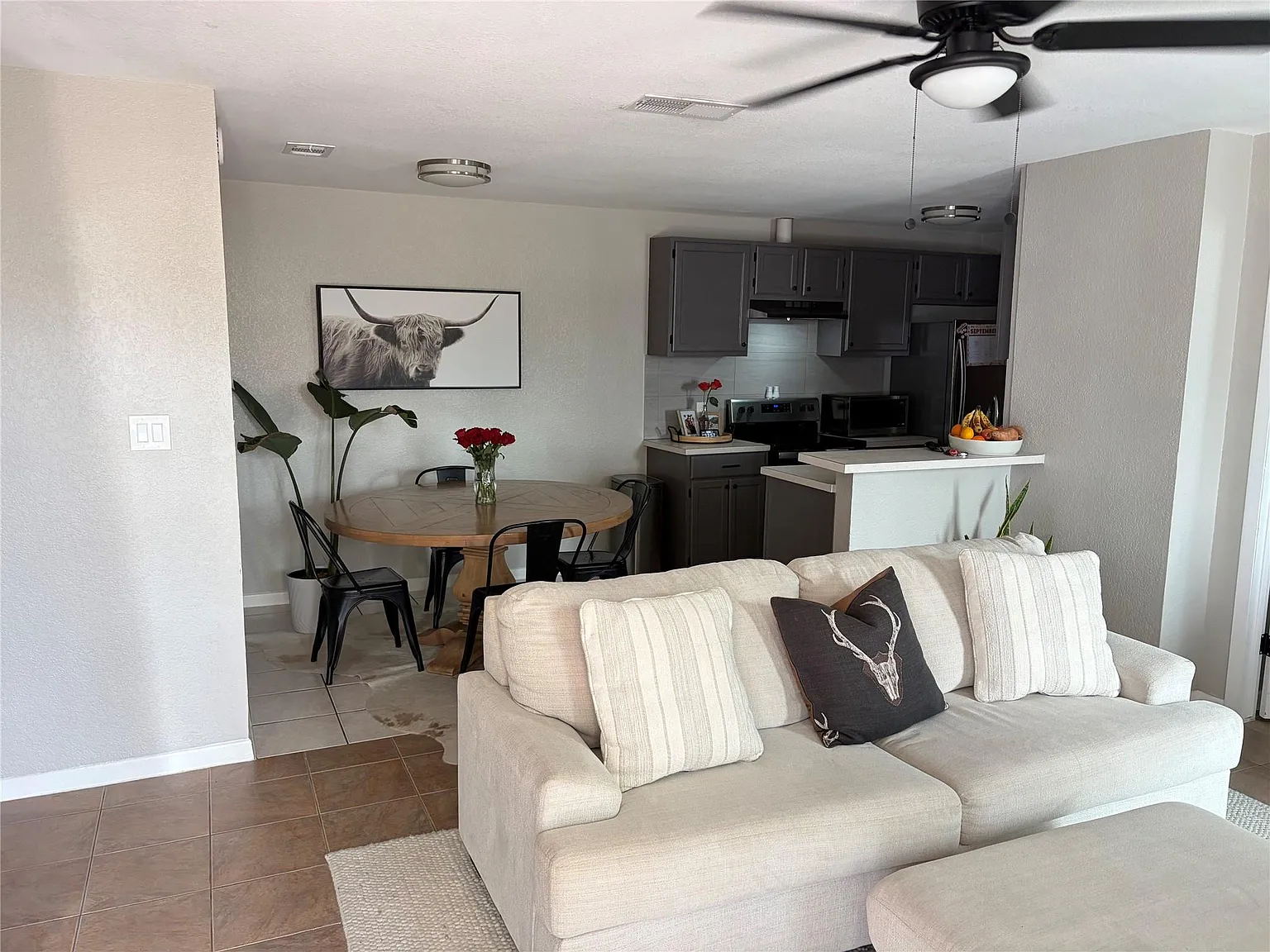 3 bed, 2.0 bath, 979 sqft, $1,650 — Photo 4