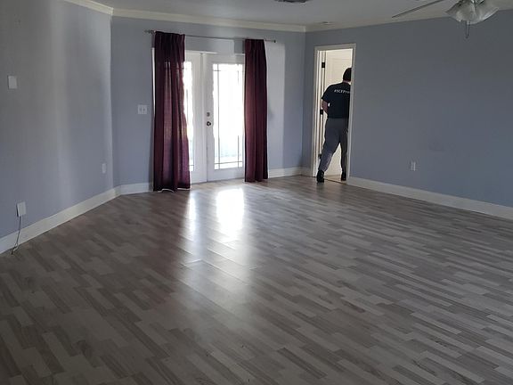 3rd image of 439 Mexicali Ave