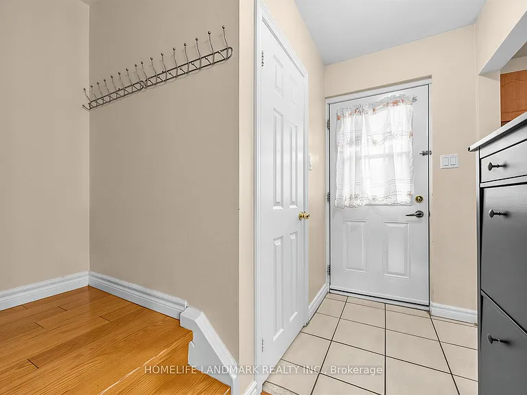 67 Godstone Rd #112 — Photo 3