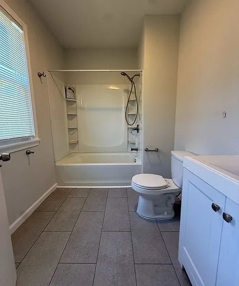 353 Ogden St #2 — Photo 7