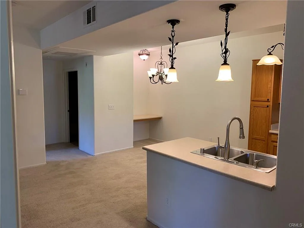 2 bed, 1159 sqft, $2,490 — Photo 4