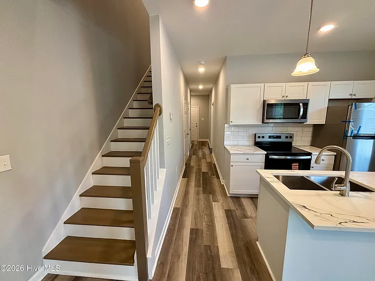112 Telfair St #B — Photo 8