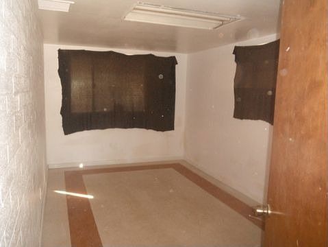 3rd image of 4637 W Fairmount Ave