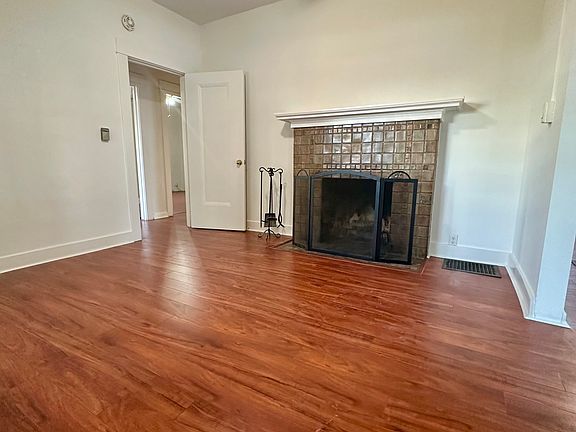 4th image of 628 E Del Mar Blvd Unit 1
