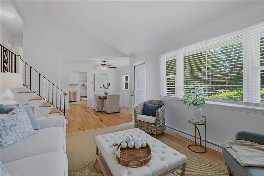 4 bed, 2.0 bath, 1490 sqft, $3,800 — Photo 1