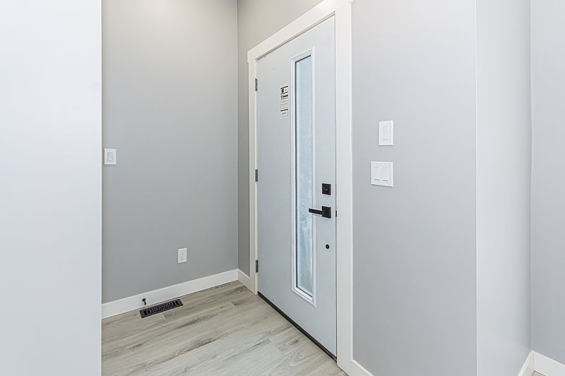 Edmonton Apartment for rent - 3 Bedrooms — photo 18