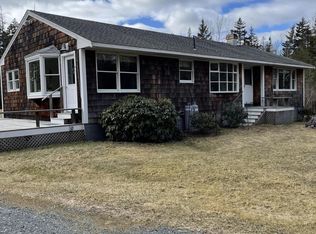620 S South Shore Rd, North Haven, ME 04853