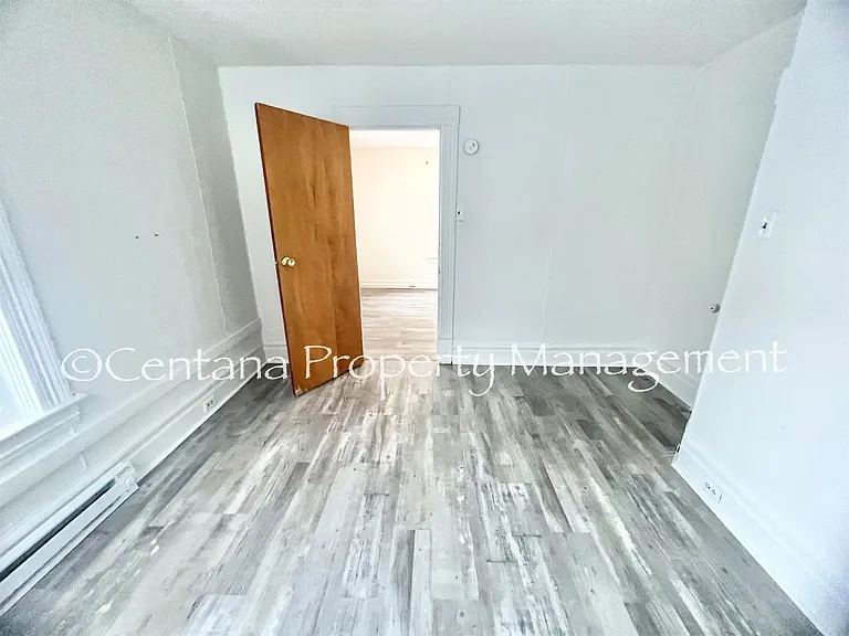 816 Caledonia — Photo 16