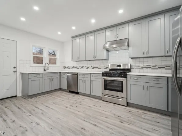 115-117 N Munn Ave, Newark City, NJ 07106
