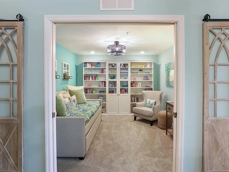 5557 Palmer Cir #202 — Photo 10
