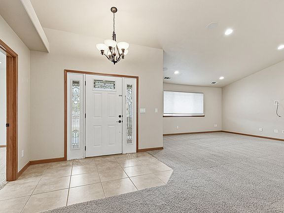2nd image of 602 Barton Rd