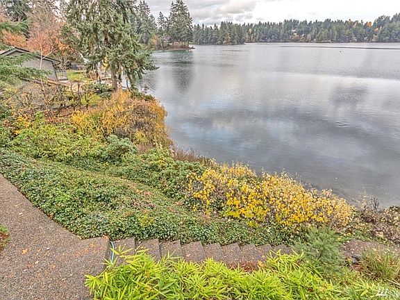 3rd image of 1136 Shorewood Dr