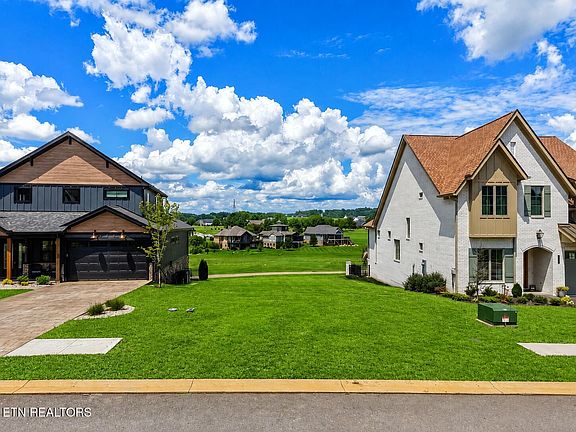 3rd image of 387 Black Bear Cir