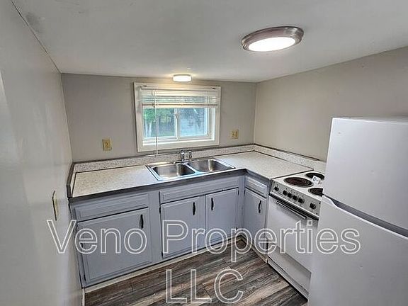 2nd image of 17 19th Ave #D