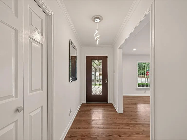5666 Overbrook Ln — Photo 3