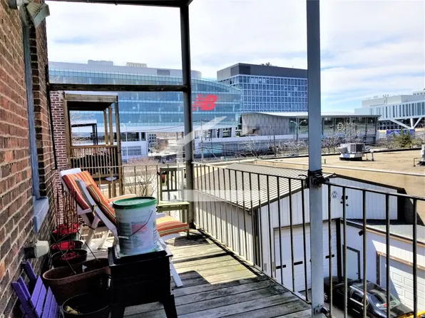 15 Litchfield St, Brighton, MA 02135