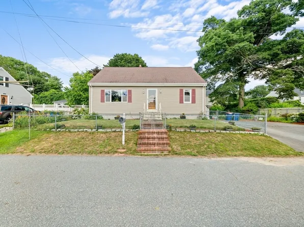 1100 Pelletier St, New Bedford, MA 02745