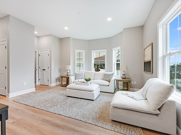 2nd image of 271 Washington Ave #1