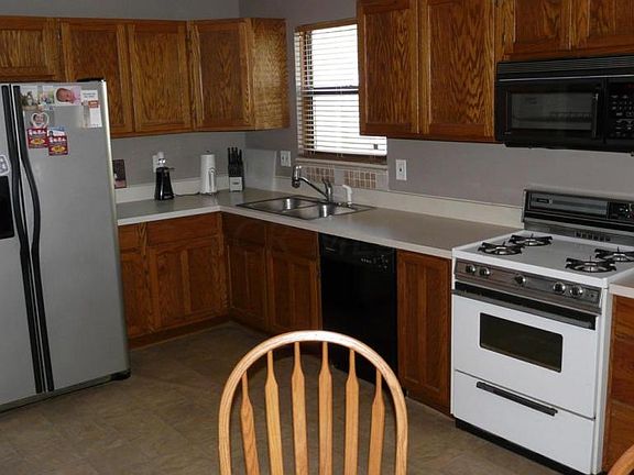 4th image of 1576 Red Leaf Ln