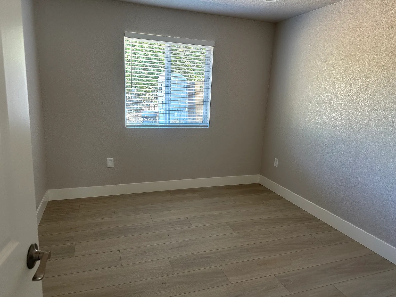 3 bed, 1200 sqft, $2,900 — Photo 3