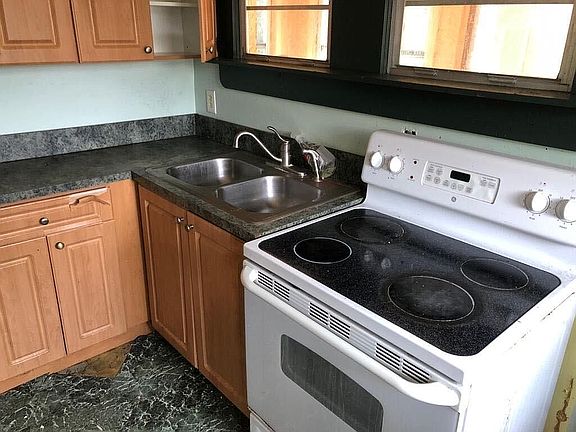 2nd image of 424 53rd St