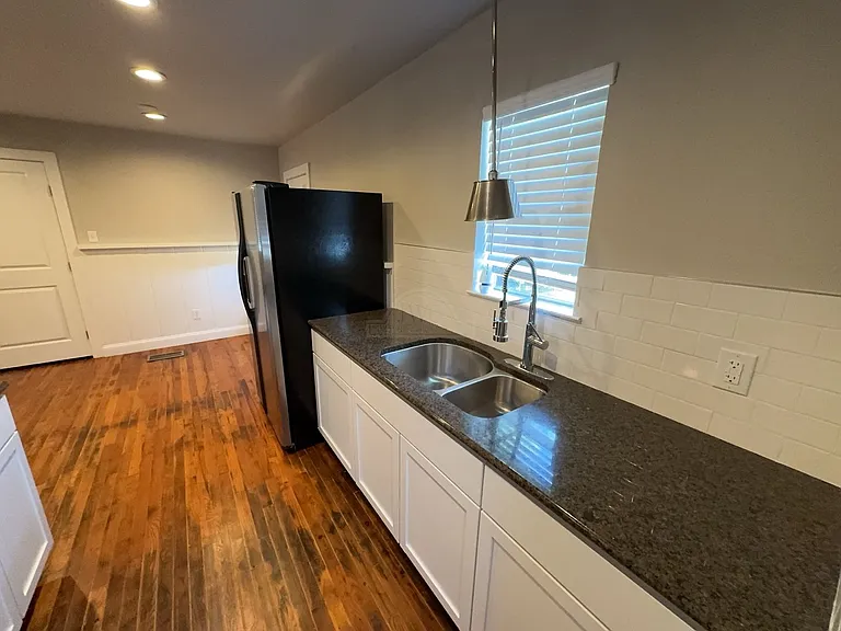 707 N Main St — Photo 6