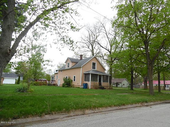 2nd image of 202 Bradley St