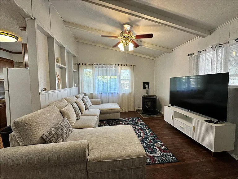 1515 Livingston St — Photo 9