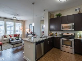 1616 Fountain View Dr, Houston, TX 77057