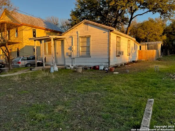 1507 Clyde St, San Marcos, TX 78666