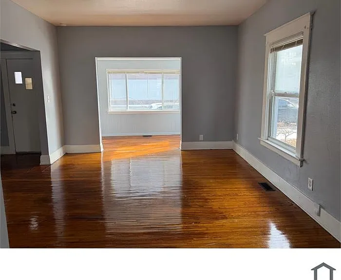 746 Spencer St — Photo 8