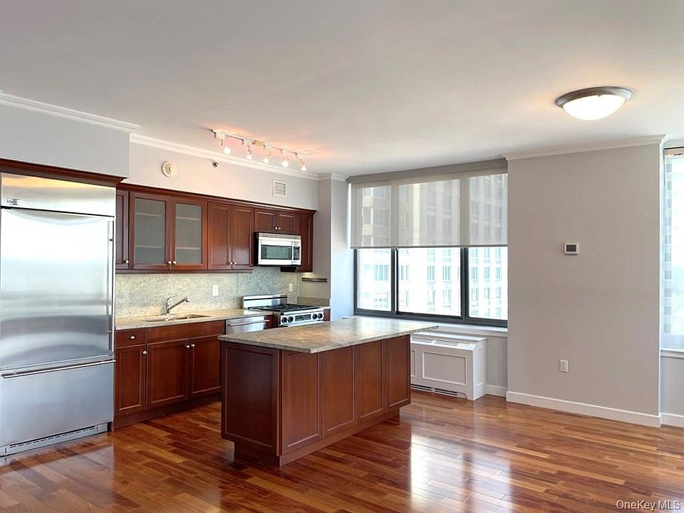 1st image of 10 City Place #26E