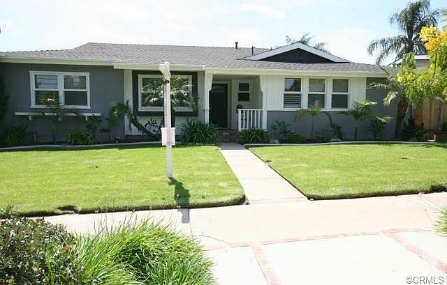 1st image of 1107 N Raymond Ave