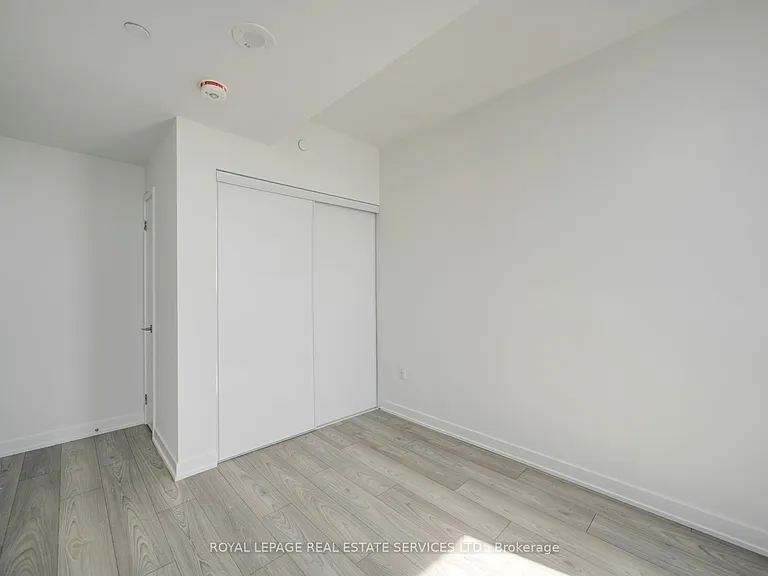 1 Fairview Rd E #2202 — Photo 18