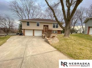 6219 S 72nd Ave, Ralston, NE 68127