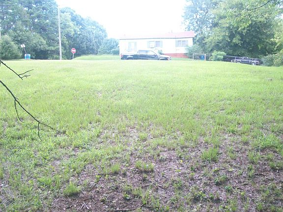 5th image of 2100 University Ave Lot 6-7