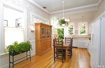 5th image of 211 Bonita St