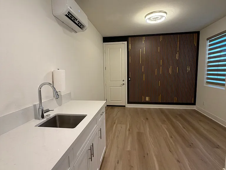 1647 Corte Medialuna — Photo 9