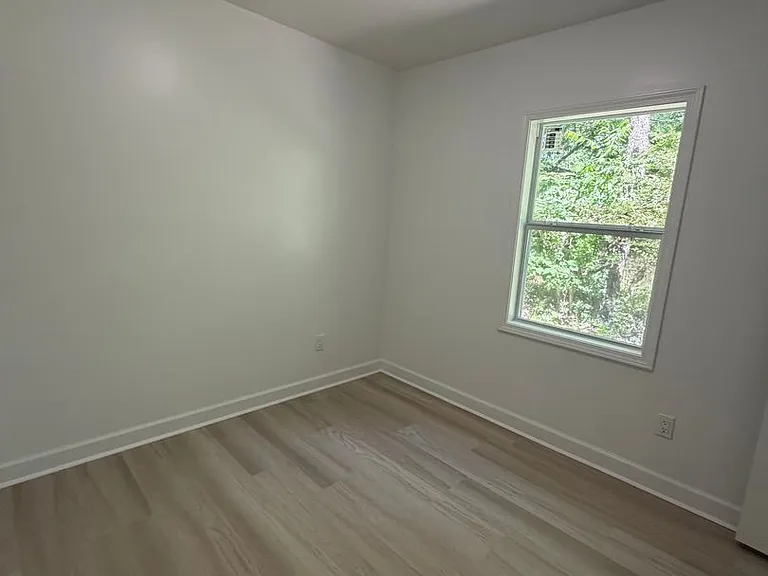 3482 Lamphier Ave — Photo 13